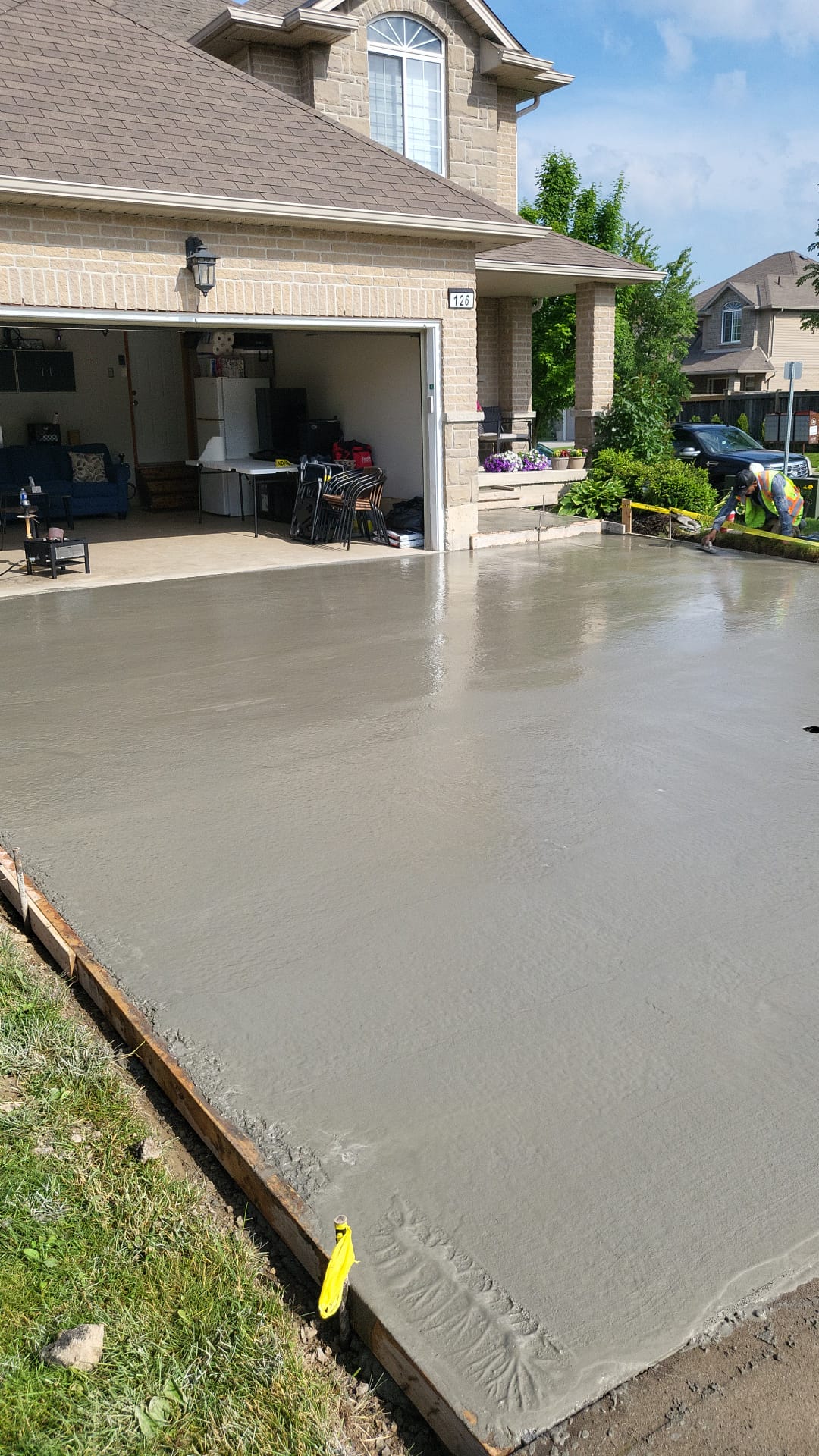 residential-concrete-driveway-ancaster-stoney-creek-ontario