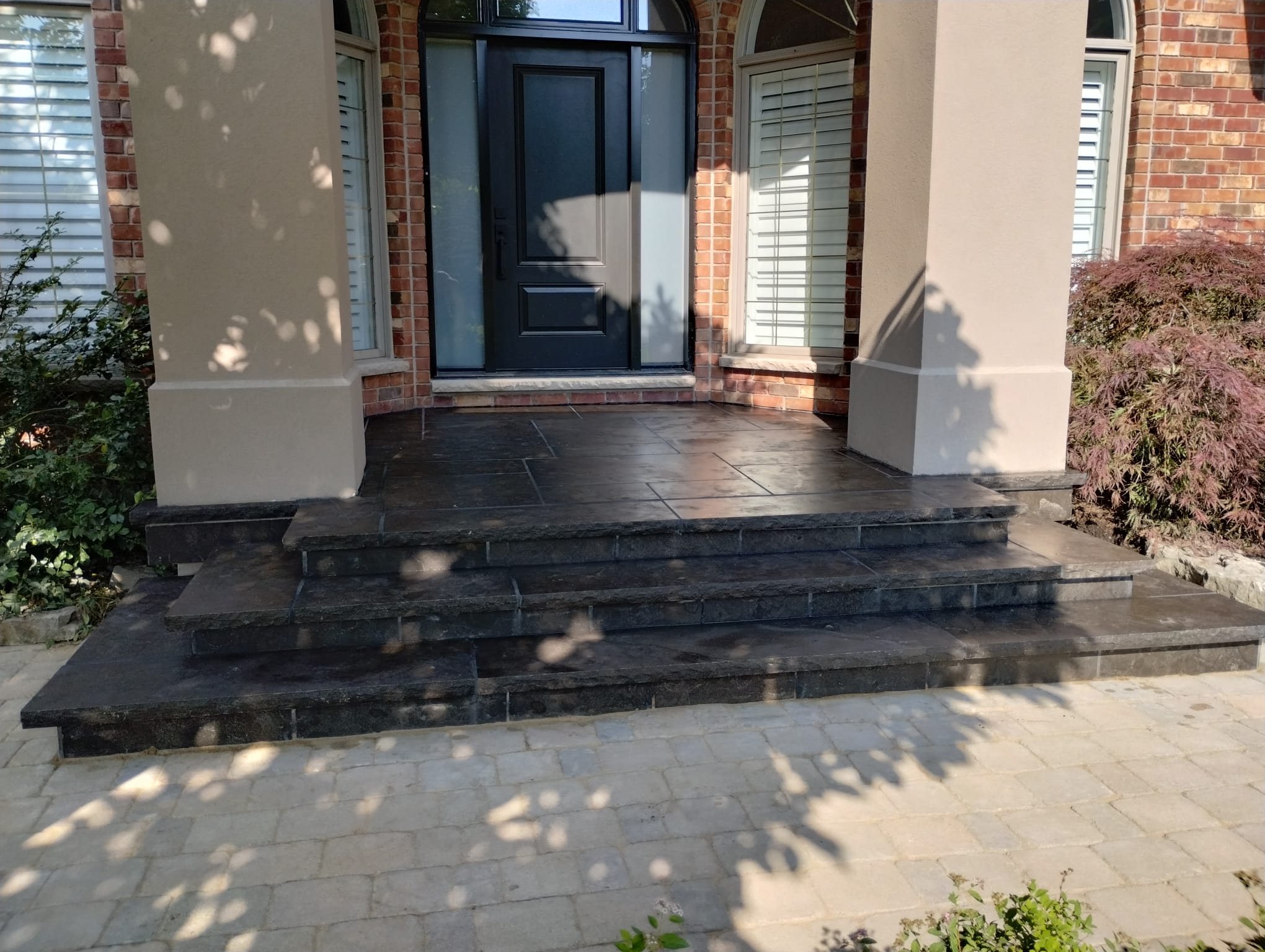 Stone retaining wall Golden Horseshoe freeze-thaw resistant